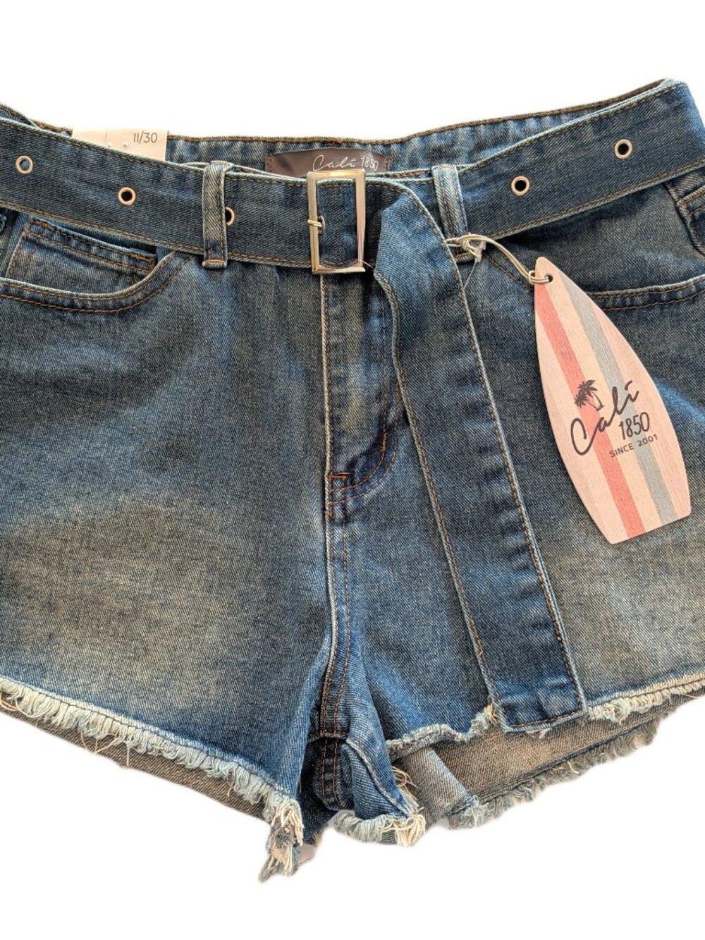 Cali 1850 Belted Medium Blue Belted Denim Cutoff Shorts Size 11/30- NWT!